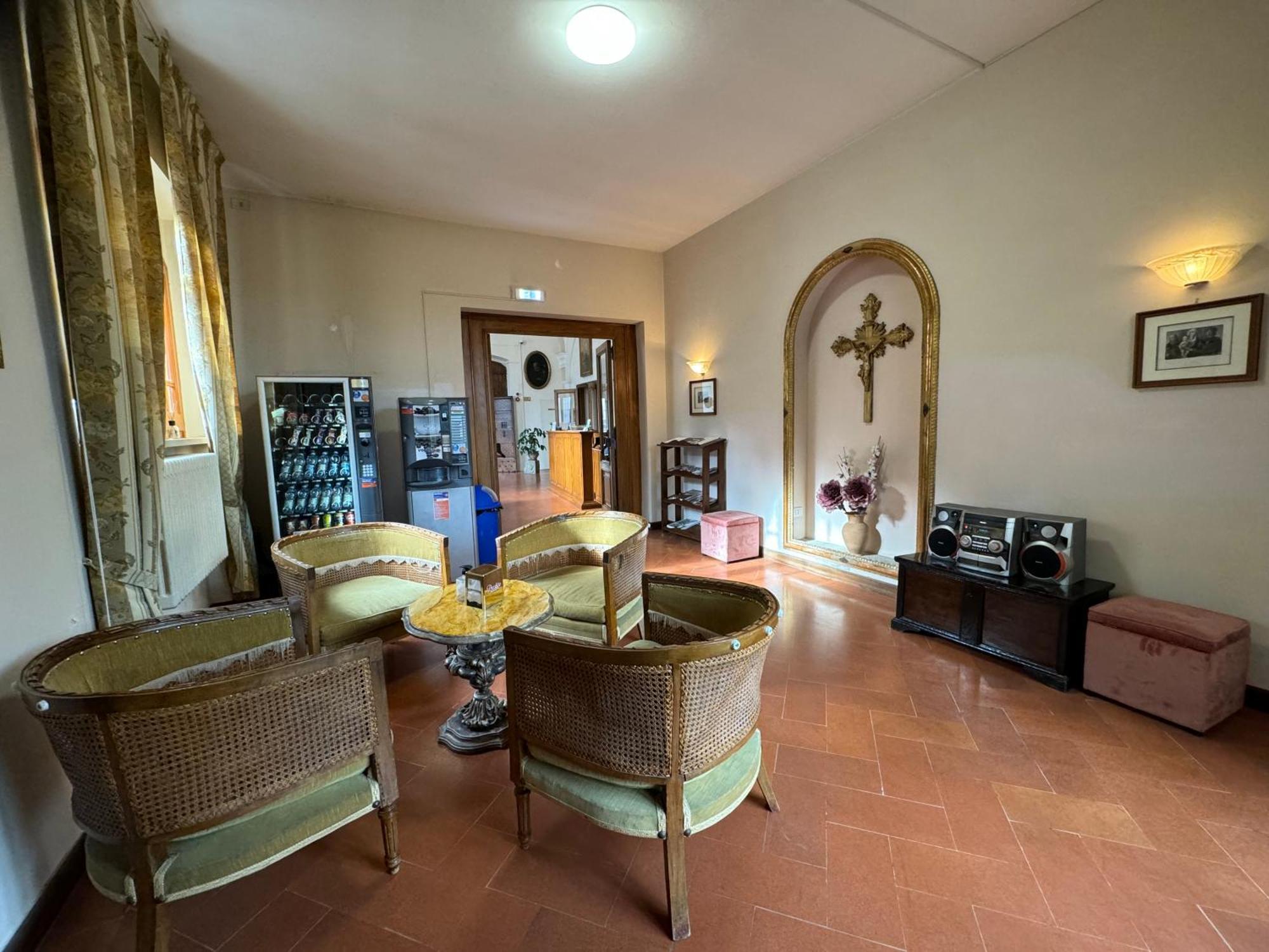 Monastero Ss. Annunziata Otel Todi Dış mekan fotoğraf The interior of the church