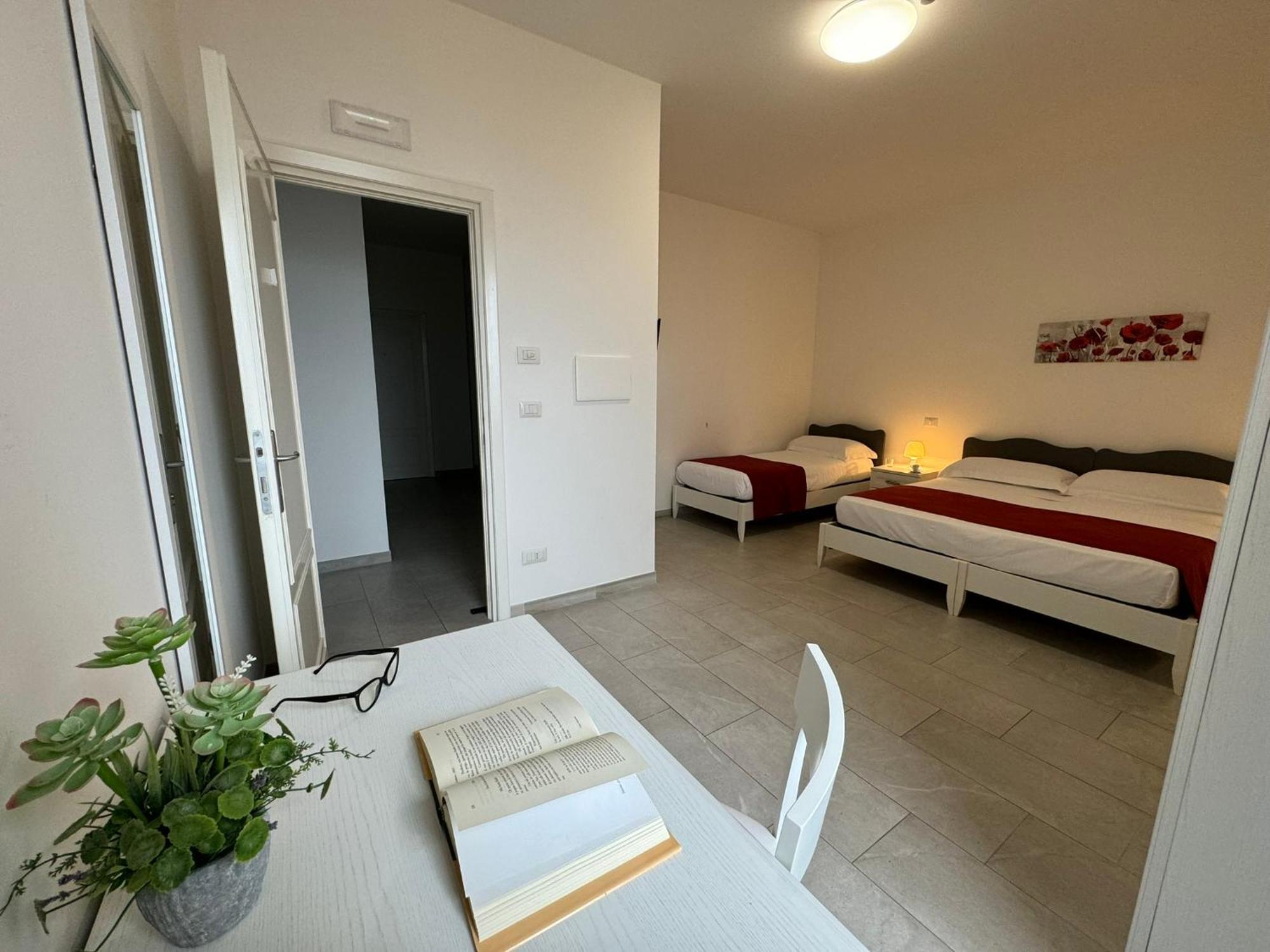 Monastero Ss. Annunziata Otel Todi Dış mekan fotoğraf A typical room at the residence