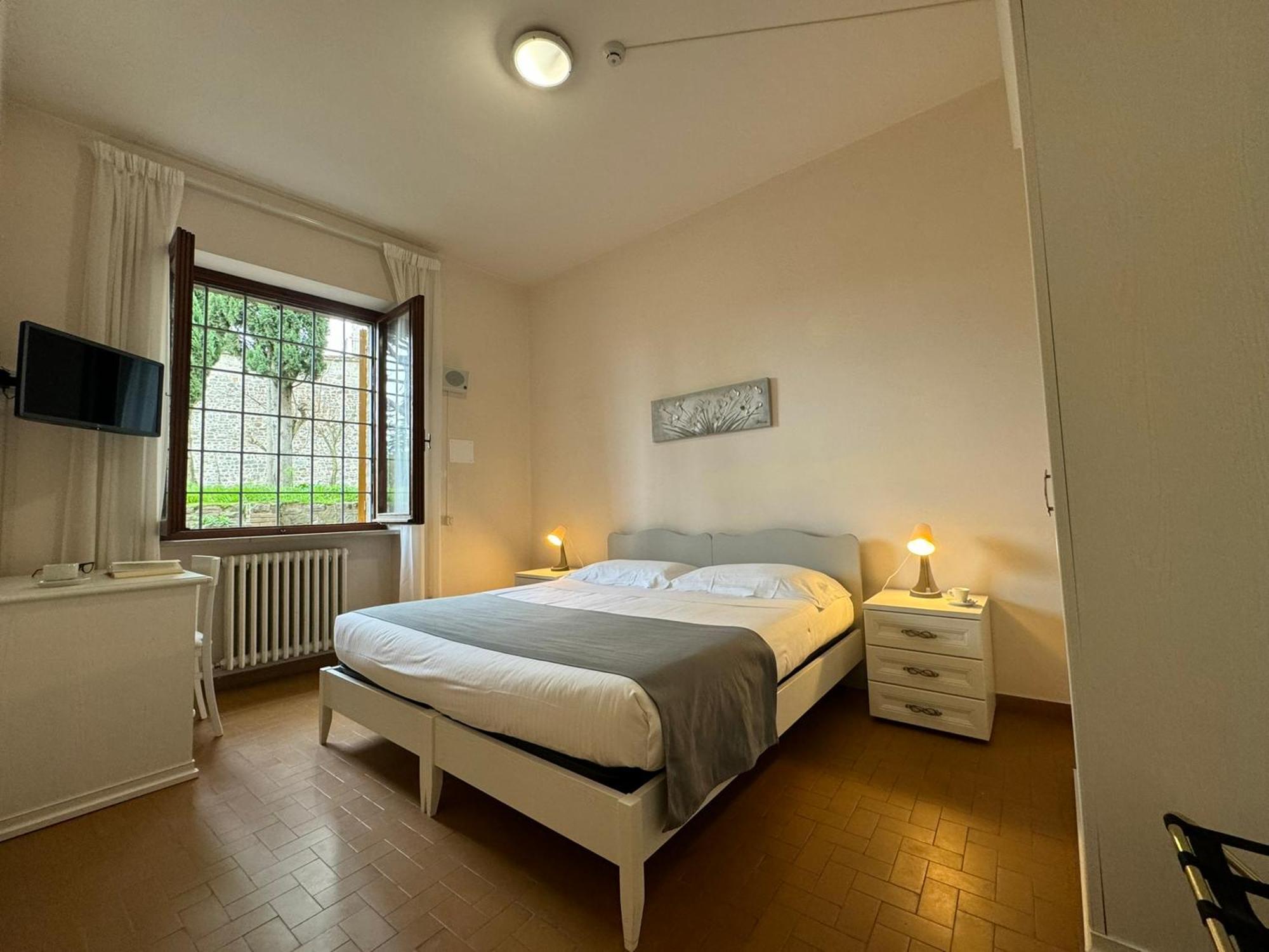 Monastero Ss. Annunziata Otel Todi Dış mekan fotoğraf A room at the hotel