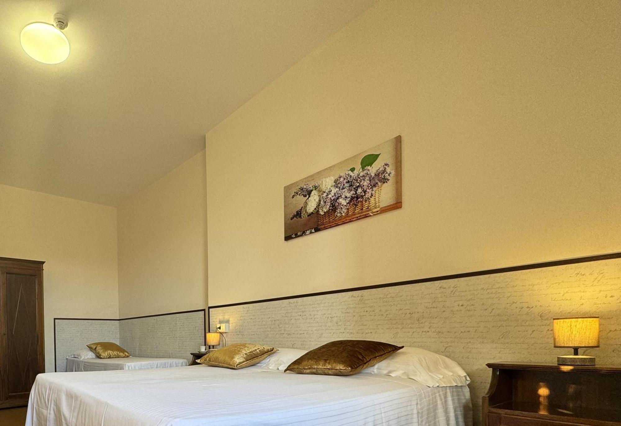 Monastero Ss. Annunziata Otel Todi Dış mekan fotoğraf A room at the hotel