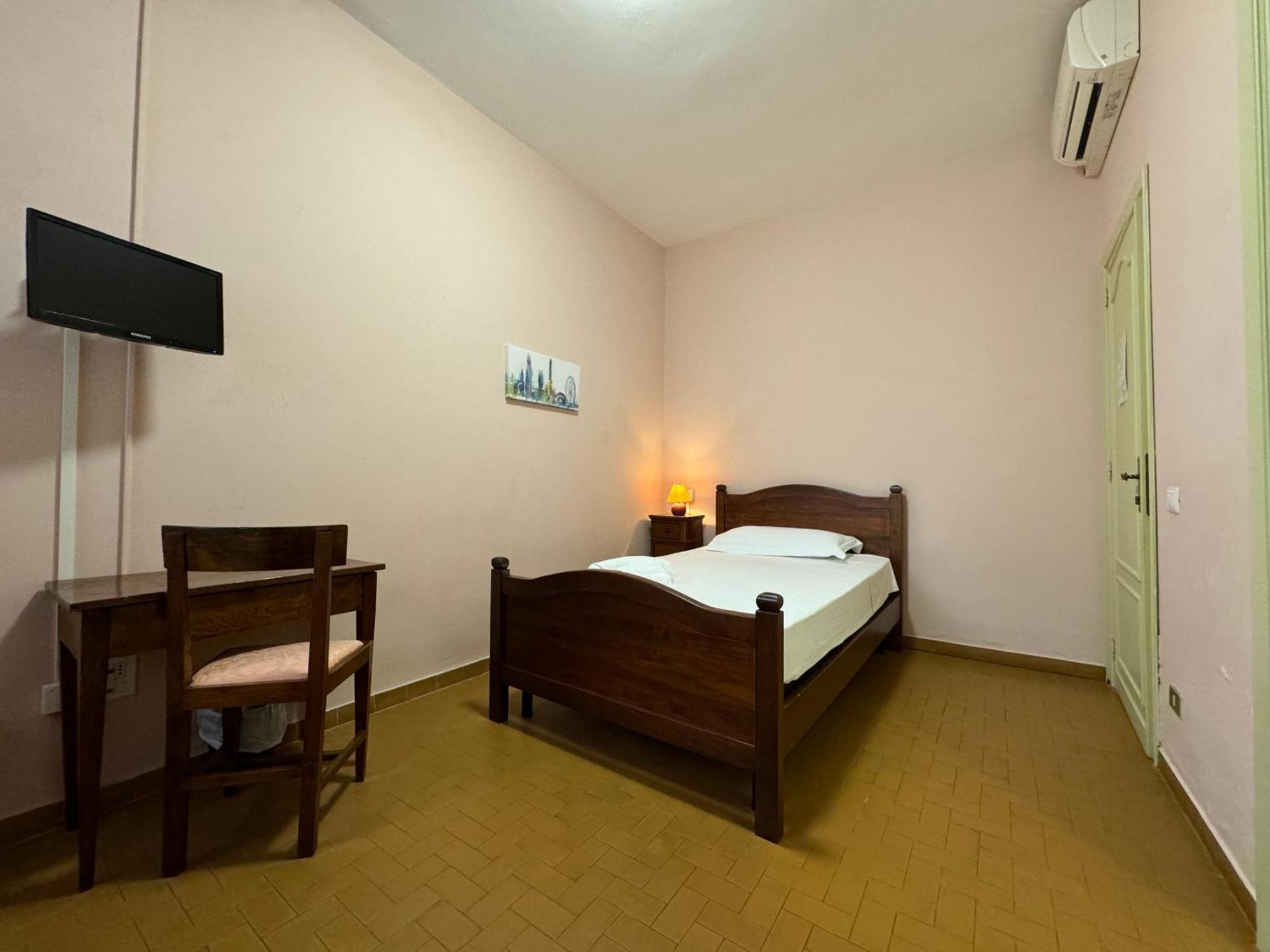 Monastero Ss. Annunziata Otel Todi Dış mekan fotoğraf A room at the hostel
