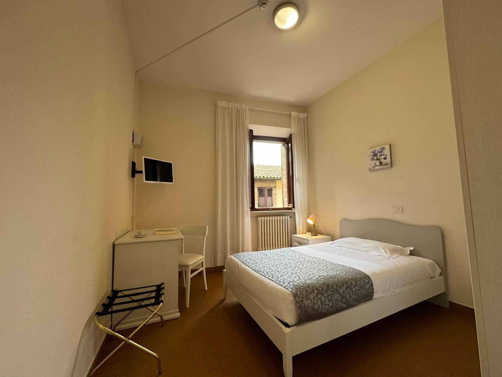 Monastero Ss. Annunziata Otel Todi Dış mekan fotoğraf A room at the hostel